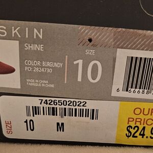 Danskin Burgundy Flats